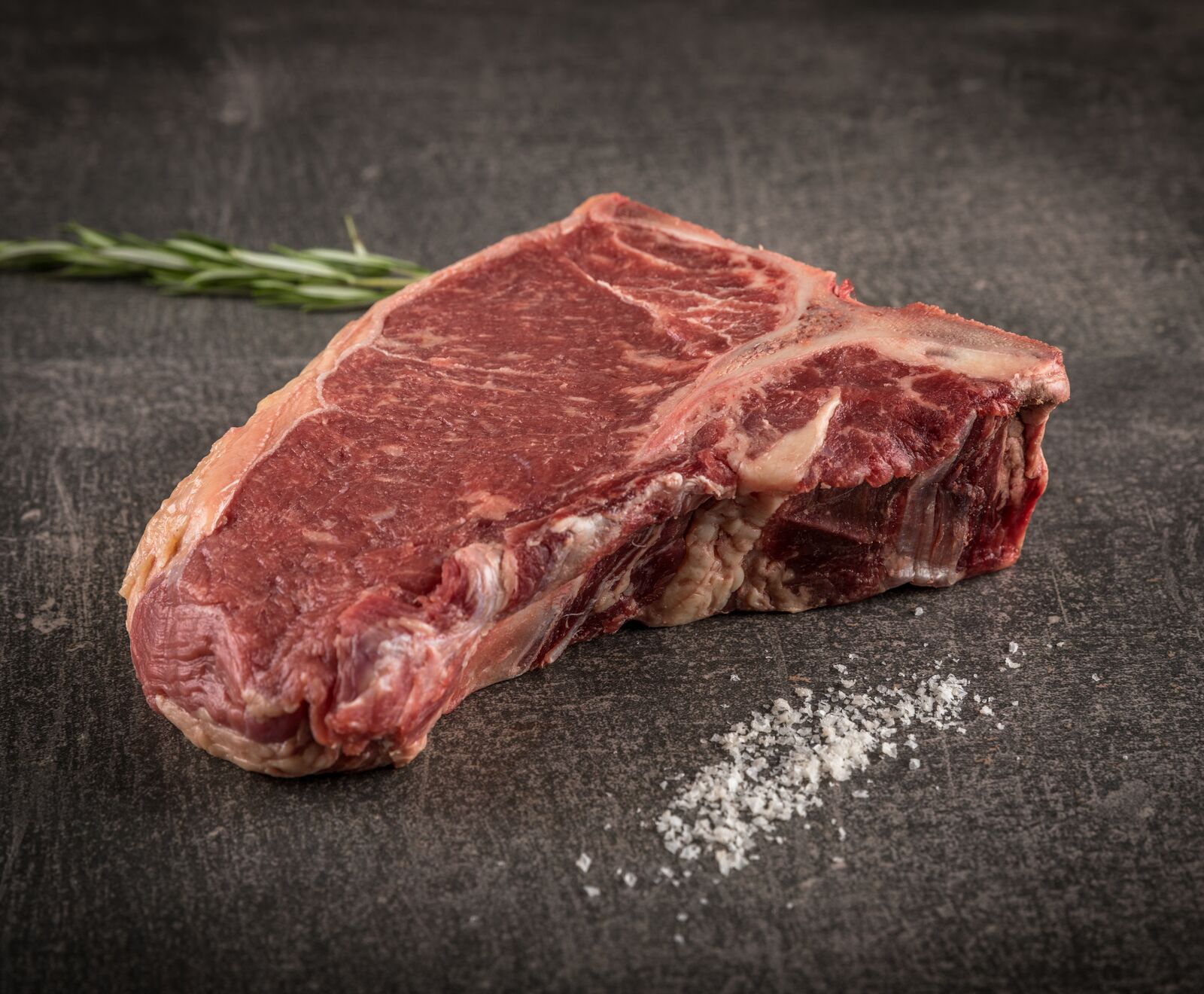 Deutsche Simmentaler Färse Dry Aged T-Bone Steak